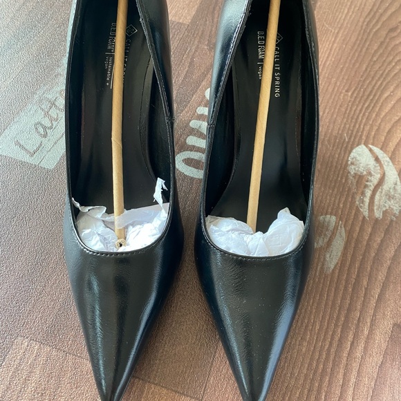 BNIB Call it spring - Picture 2 of 5